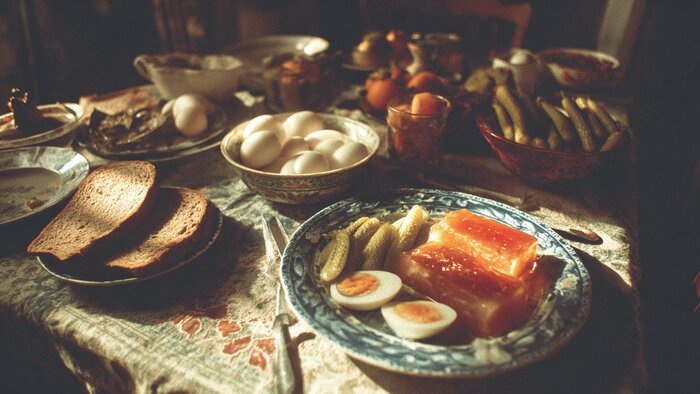 Не только свиной: 3 рецепта холодца, от которых не оторваться - Новости Калининграда | Иллюстрация: Ксения Александрова / Midjourney