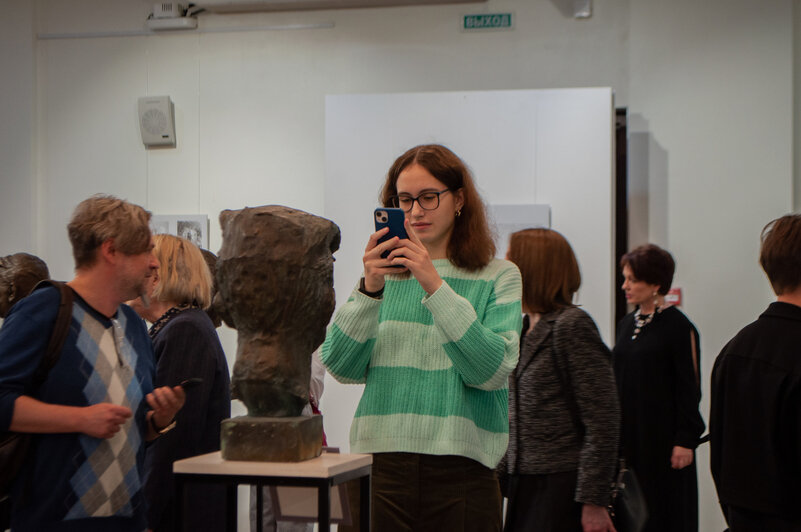 «Портрет времени»: в Калининграде открылась выставка от Брахерта до наших дней | Фото автора