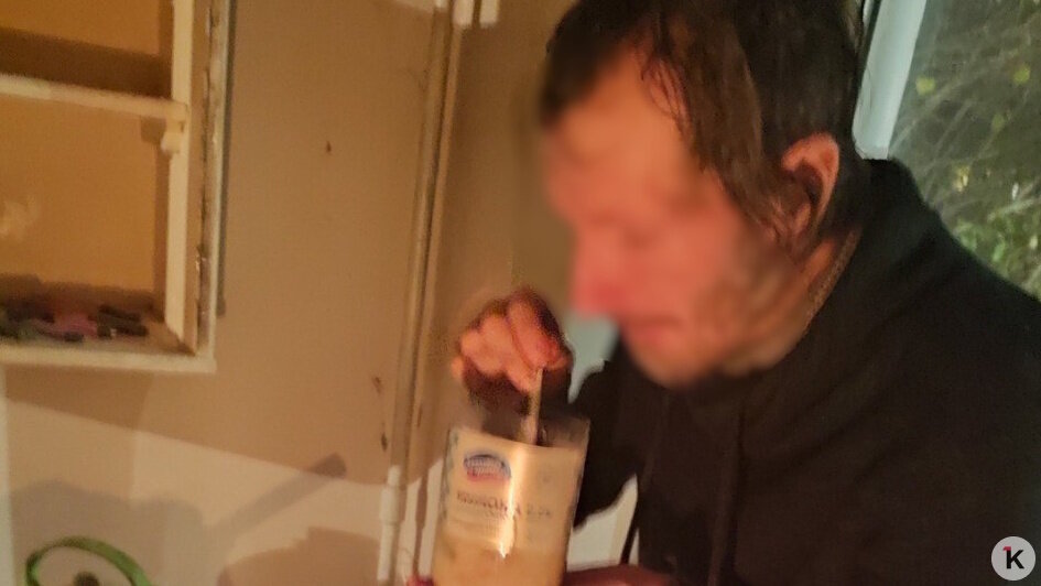 Заброшенный, грязный, голодный: заботу о беспомощном калининградце взяла на себя соседка   - Новости Калининграда | Фото: Ирина