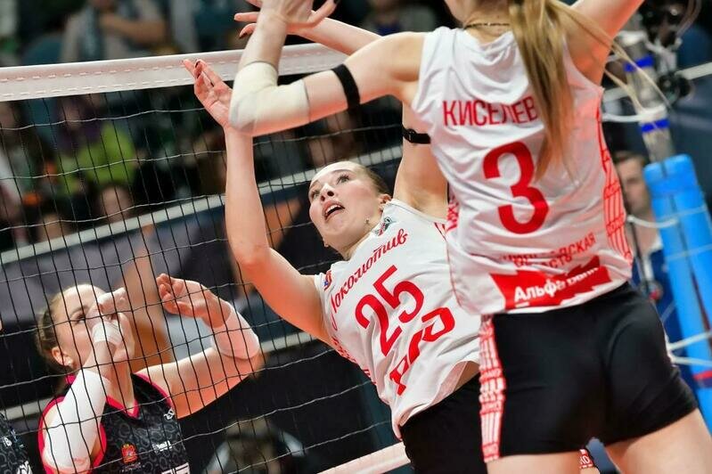 Моменты игры. | Фото: ВК «Локомотив»