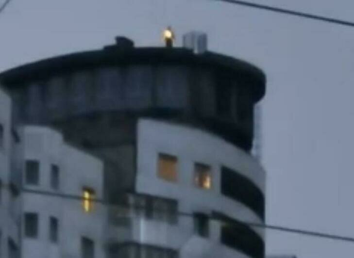 Огненное шоу на Эпроновской оказалось работой газовой горелки - Новости Калининграда | Скриншот видео: очевидец