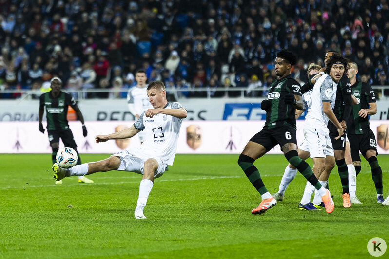 Как чемпион бегал от «Балтики» и тянул время: фоторепортаж с матча - Новости Калининграда | Фото: Александр Подгорчук / «Клопс»