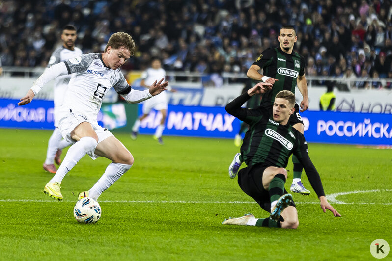 Как чемпион бегал от «Балтики» и тянул время: фоторепортаж с матча - Новости Калининграда | Фото: Александр Подгорчук / «Клопс»