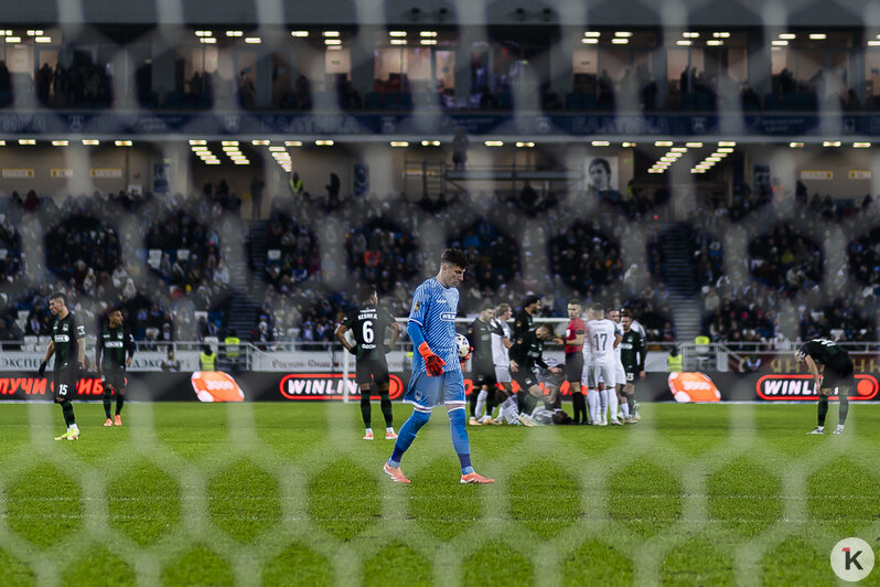 Как чемпион бегал от «Балтики» и тянул время: фоторепортаж с матча - Новости Калининграда | Фото: Александр Подгорчук / «Клопс»