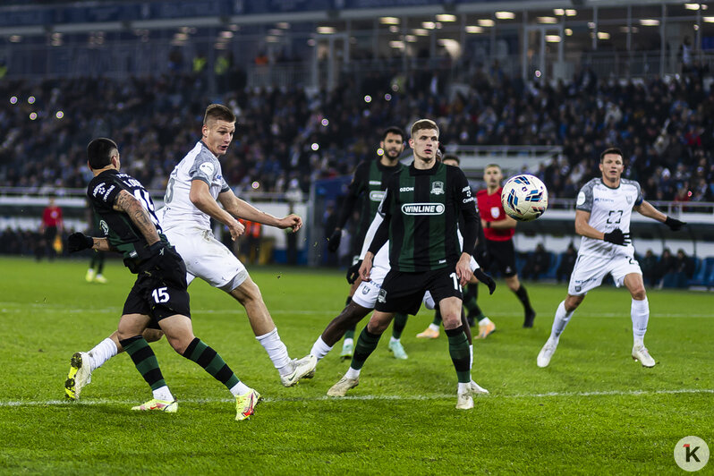 Как чемпион бегал от «Балтики» и тянул время: фоторепортаж с матча - Новости Калининграда | Фото: Александр Подгорчук / «Клопс»