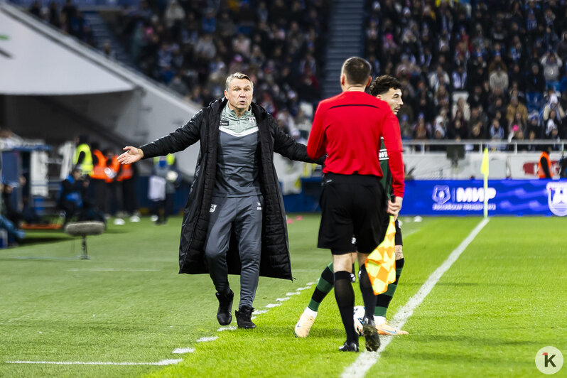 Как чемпион бегал от «Балтики» и тянул время: фоторепортаж с матча - Новости Калининграда | Фото: Александр Подгорчук / «Клопс»