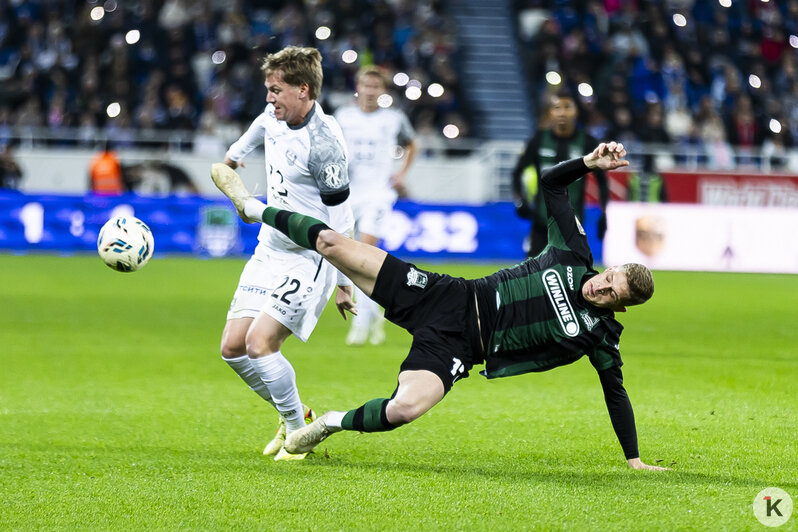 Как чемпион бегал от «Балтики» и тянул время: фоторепортаж с матча - Новости Калининграда | Фото: Александр Подгорчук / «Клопс»