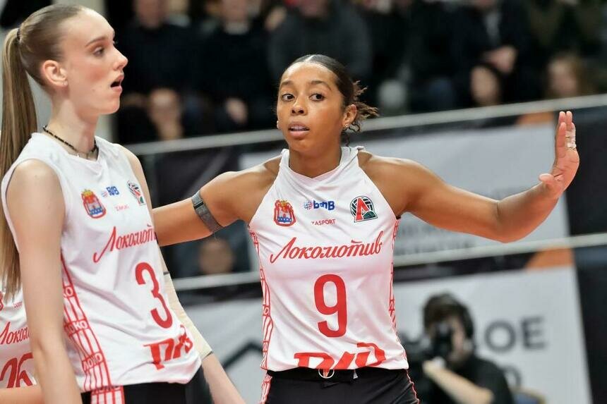 Киси Насименто набрала в этой игре 44 очка! Это ее личный рекорд – прежний равнялся 36 очкам.  | Фото: ВК «Локомотив»