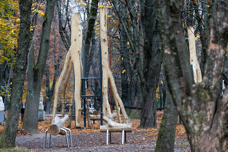 От летающей тарелки до брутальных стволов: 5 необычных детских площадок Калининграда (фоторепортаж)  - Новости Калининграда | Фото: Александр Подгорчук / «Клопс»