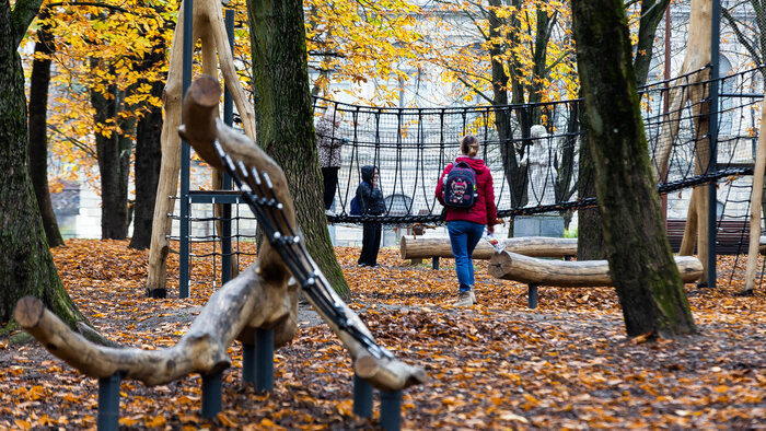 От летающей тарелки до брутальных стволов: 5 необычных детских площадок Калининграда (фоторепортаж)  - Новости Калининграда