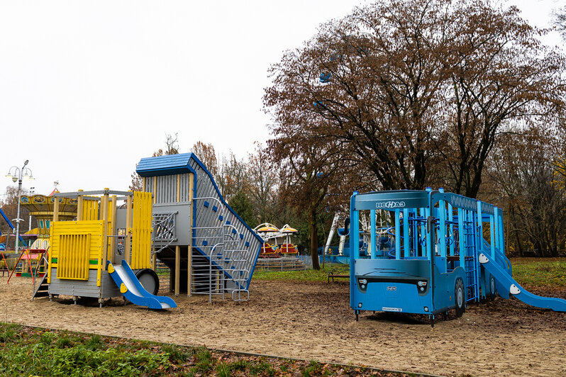 От летающей тарелки до брутальных стволов: 5 необычных детских площадок Калининграда (фоторепортаж)  - Новости Калининграда | Фото: «Клопс»