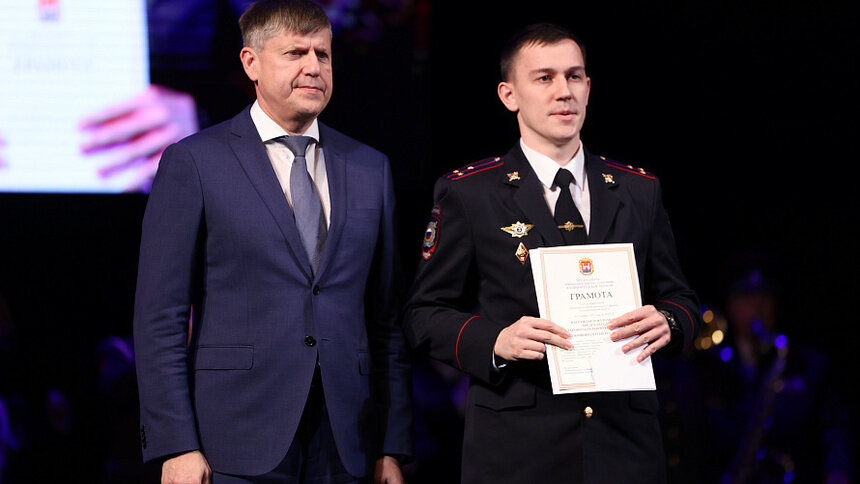 Кропоткин поздравил полицейских региона с Днём сотрудника органов внутренних дел   - Новости Калининграда | Фото: пресс-служба регионального парламента