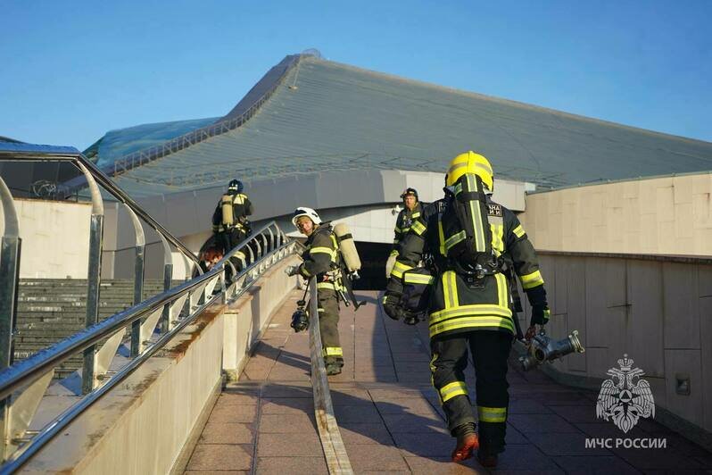 В театре эстрады «Янтарь-Холл» во время пожарно-тактических учений эвакуировали сто человек - Новости Калининграда | Фото: МЧС России
