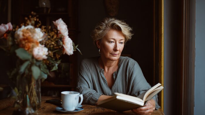 О чём мечтает каждый: 6 научно-популярных книг про то, как остановить старение  - Новости Калининграда | Иллюстрация: Midjourney