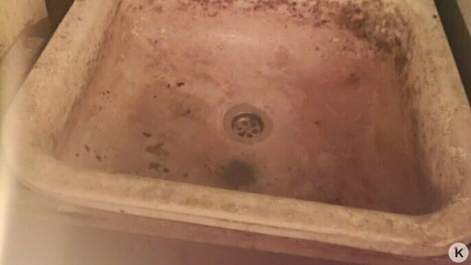 Заброшенный, грязный, голодный: заботу о беспомощном калининградце взяла на себя соседка   - Новости Калининграда | Фото: Ирина