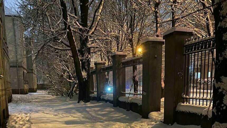 Жители домов на Невского требуют сохранить исторический забор, дело дошло до суда - Новости Калининграда | Фото: архив «Клопс»