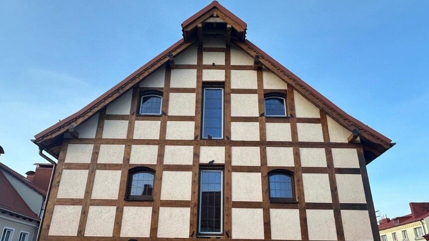 В восстановленный фахверковый склад в Железнодорожном решили подселить сказочных мышей (фото) - Новости Калининграда | Фото: страница во «ВКонтакте» гендиректора ООО «СтройМонтажСервис» Валерия Щербатых 