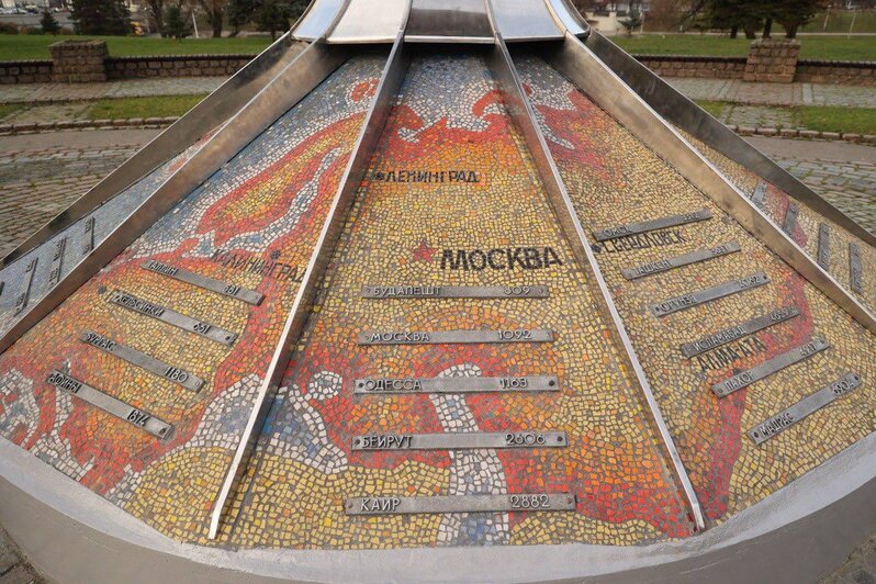 В Калининграде закончили ремонтировать уникальный памятник времён СССР: как изменились «Мировые часы» (фото) - Новости Калининграда | Фото: глава администрации Калининграда Елена Дятлова 