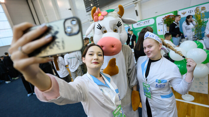 В этом году региональная специализированная выставка «PRO Образование» проводилась в 9-й раз и совпала с 85-летием среднего профессионального образования России | Фото: Александр Мелехов