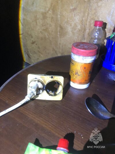 В Балтийске из-за короткого замыкания загорелся дом, из пожара спасли трёх тусовщиков  - Новости Калининграда | Фото: МЧС Калининградской области 