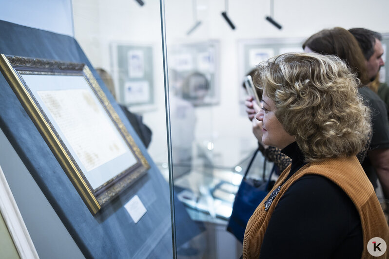 В Калининграде показали неизвестную рукопись Пушкина, которая хранилась в семье местных жителей (фоторепортаж) - Новости Калининграда | Фото: Александр Подгорчук / «Клопс»