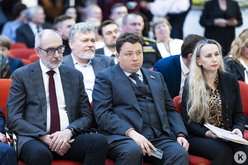 В Калининграде показали неизвестную рукопись Пушкина, которая хранилась в семье местных жителей (фоторепортаж) - Новости Калининграда | Фото: Александр Подгорчук / «Клопс»