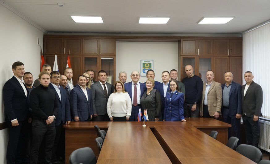 Депутаты единогласно выбрали Александра Китаева новым главой Зеленоградского округа  - Новости Калининграда | Фото: группа во «ВКонтакте» Совета депутатов Зеленоградского муниципального округа 