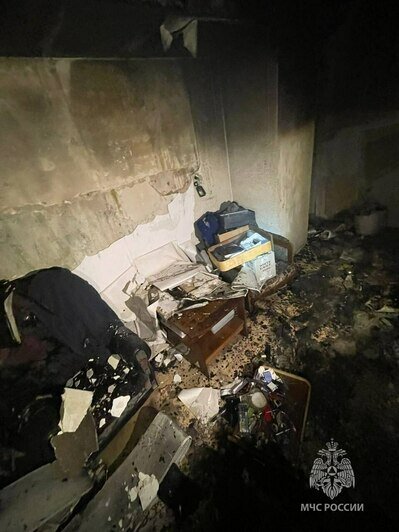 В Калининграде пожарные спасли человека на улице Славянской - Новости Калининграда | Фото: МЧС