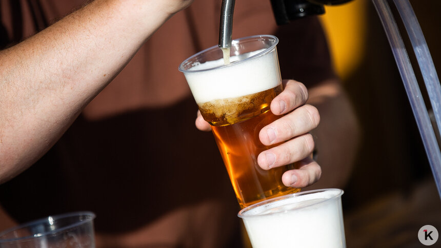 В Госдуме оценили ежегодные доходы от продажи пива на российских стадионах в 5 млрд рублей   - Новости Калининграда | Фото: Александр Подгорчук / Архив «Клопс»