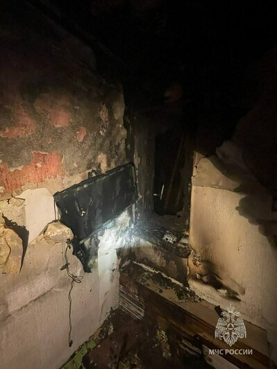 В Калининграде пожарные спасли человека на улице Славянской - Новости Калининграда | Фото: МЧС