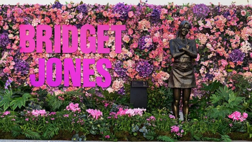 В честь 25-летия «Бриджит Джонс» в центре Лондона появилась её скульптура  - Новости Калининграда | Фото: Gareth Cattermole/Getty Images