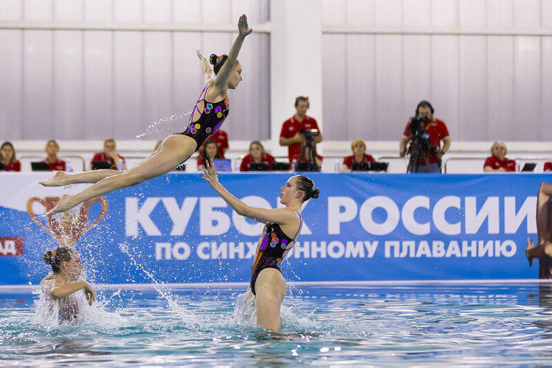От прищепки до заколки: в Калининграде прошёл Кубок России по синхронному плаванию (фоторепортаж) - Новости Калининграда | Фото: Александр Подгорчук / «Клопс»