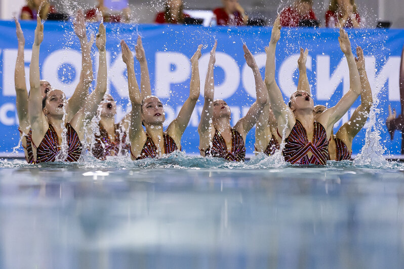 От прищепки до заколки: в Калининграде прошёл Кубок России по синхронному плаванию (фоторепортаж) - Новости Калининграда | Фото: Александр Подгорчук / «Клопс»