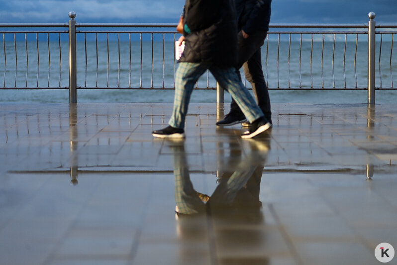 Лужи, стройка и лавочки-гиганты: как выглядит променад в Зеленоградске, который должны вот-вот открыть (фото) - Новости Калининграда