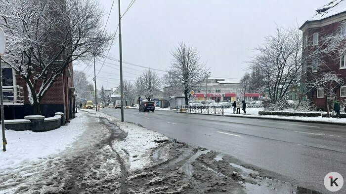 Дворники vs снег: противостояние стихии и коммунальных служб в Калининграде продолжается (фоторепортаж)   - Новости Калининграда | Фото: «Клопс»