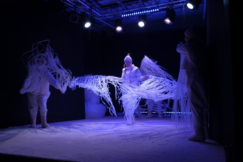 Сказка, к которой можно прикоснуться: в Калининградском драмтеатре покажут бэби-спектакль «Северное сияние» - Новости Калининграда | Фото: официальный сайт драмтеатра 