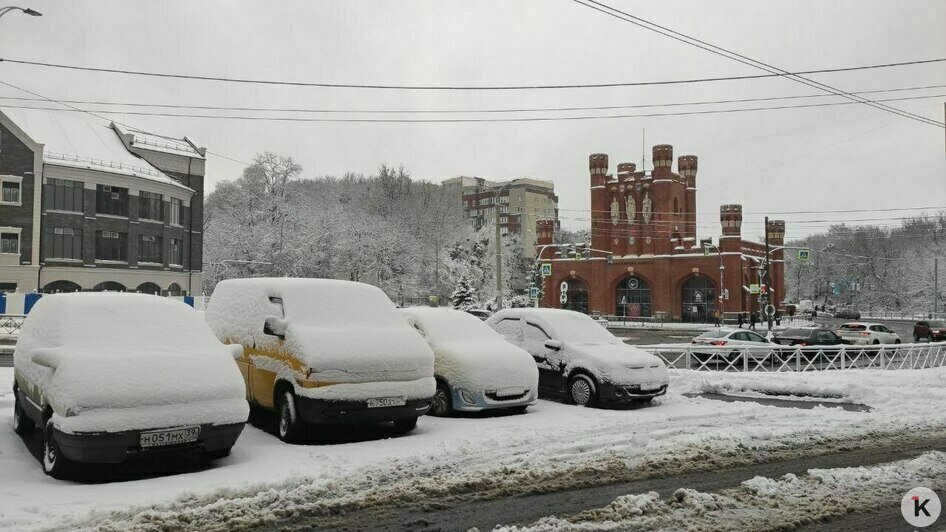 Дворники vs снег: противостояние стихии и коммунальных служб в Калининграде продолжается (фоторепортаж)   - Новости Калининграда | Фото: Владимир