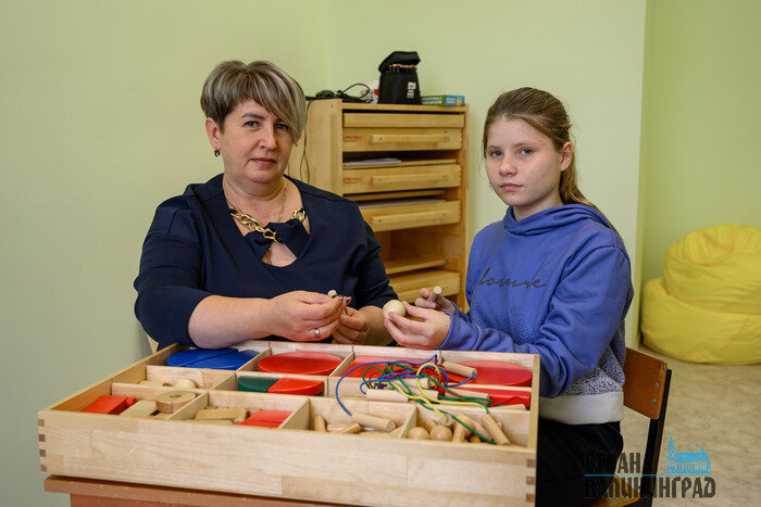 Психолог Наталья Рязанцева помогает ребятам с разными вопросами. | Фото: Александр Мелехов