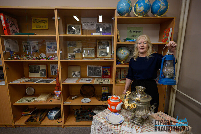 Руководитель музея Светлана Кейдонене и школьники собрали большую экспозицию.  | Фото: Александр Мелехов