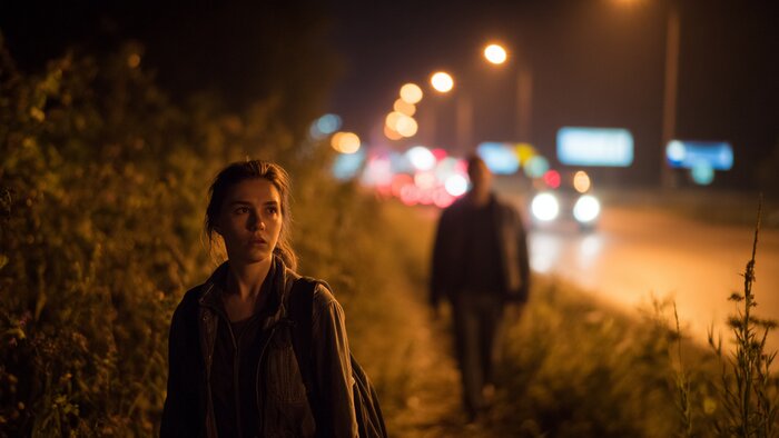 «Я лежала в канаве с пробитой головой, а мимо мчались машины»: калининградка чудом выжила после нападения маньяка   - Новости Калининграда | Иллюстрация: Алиса Игонина / Midjourney