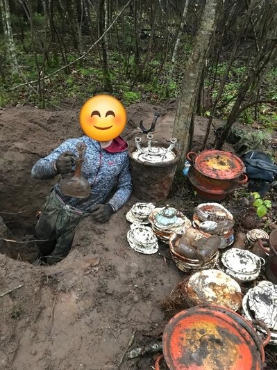 Калининградские копатели нашли в роще две бочки со старинной немецкой посудой (фото)   - Новости Калининграда | Фото:  «Форум копателей Калининграда» 