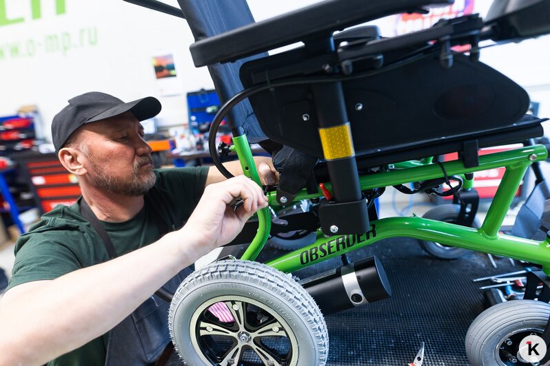 В калининградской новостройке колясочник не может выехать из подъезда: эксперты оценили доступную среду в регионе  - Новости Калининграда | Фото: Александр Подгорчук / «Клопс»