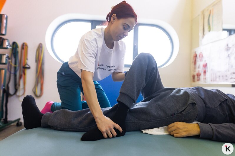 В калининградской новостройке колясочник не может выехать из подъезда: эксперты оценили доступную среду в регионе  - Новости Калининграда | Фото: Александр Подгорчук / «Клопс»