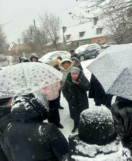 Жители посёлка в Багратионовском районе вышли на улицу, требуя вернуть приём педиатра (фото, видео)   - Новости Калининграда | Фото: очевидец