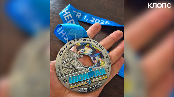 Земляк не мог себе позволить вернуться домой без награды. | Фото: Дмитрий Хмелюк.