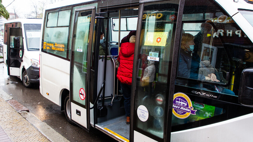 В Калининграде маршрутки начнут менять на более вместительные автобусы - Новости Калининграда | Фото: Александр Подгорчук / Архив «Клопс»