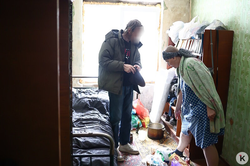 Одинокий калининградец Михаил, живущий под присмотром соседей, едва не устроил пожар (фото) - Новости Калининграда | Фото: Александр Подгорчук / «Клопс»