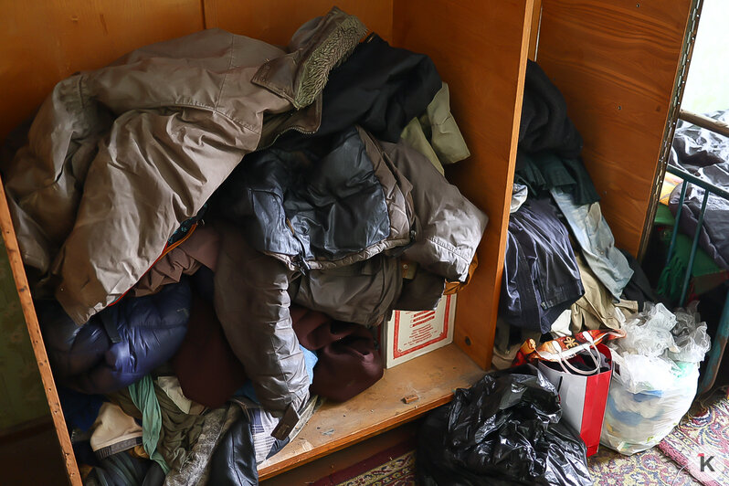 Одинокий калининградец Михаил, живущий под присмотром соседей, едва не устроил пожар (фото) - Новости Калининграда