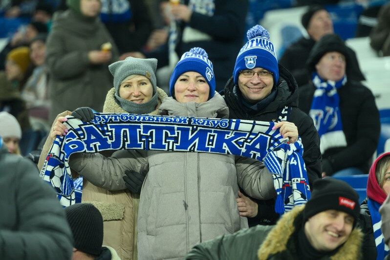Полный стадион болельщиков. | Фото: Александр Мелехов