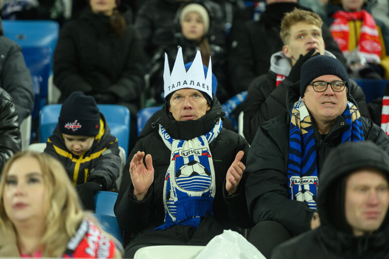 Полный стадион болельщиков. | Фото: Александр Мелехов